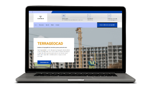 Laptop afișând site-ul Terrageocad