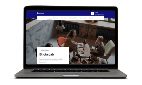 Ecran laptop cu site-ul EtichsLab deschis.